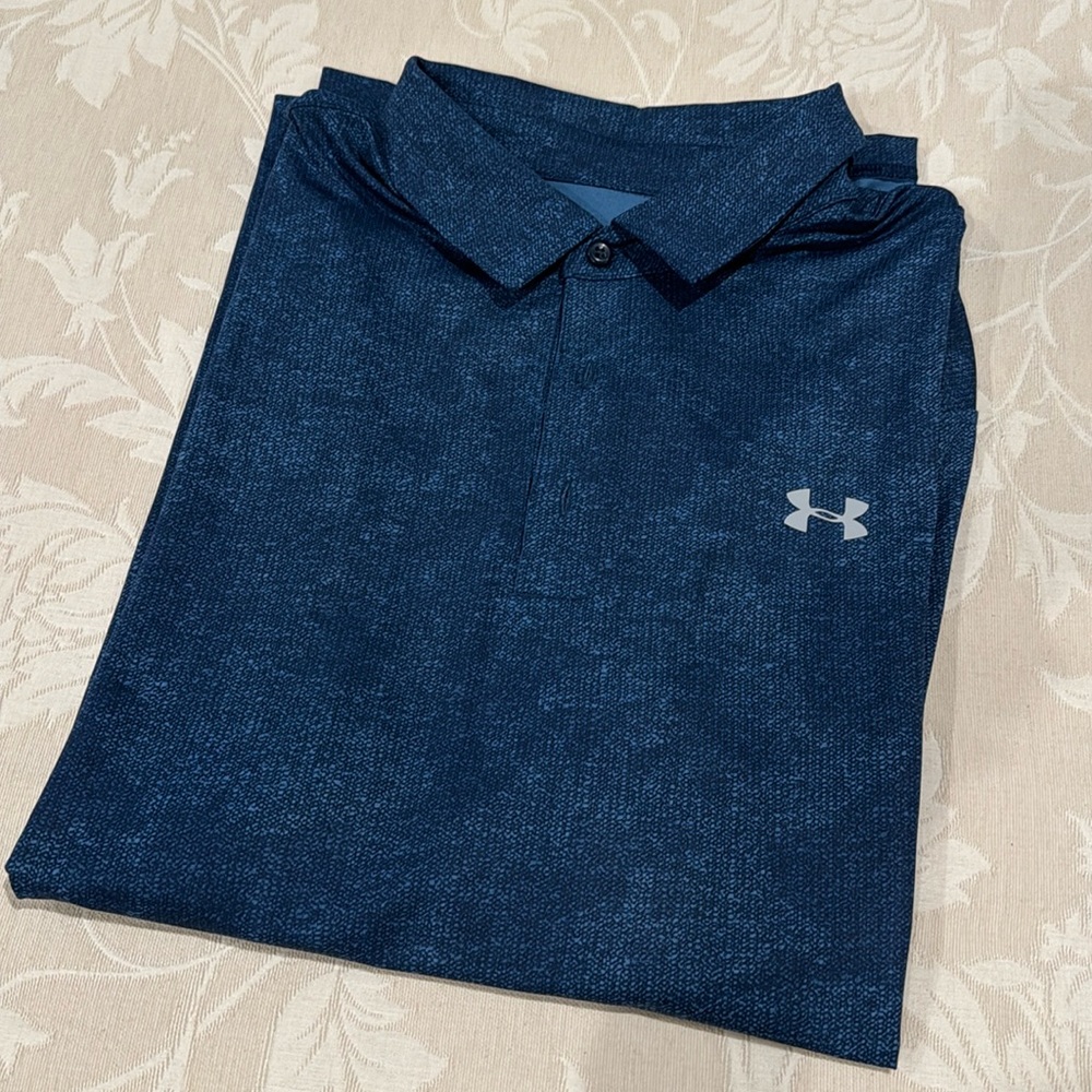Excellent condition Men’s Under Armour Golf Shirt